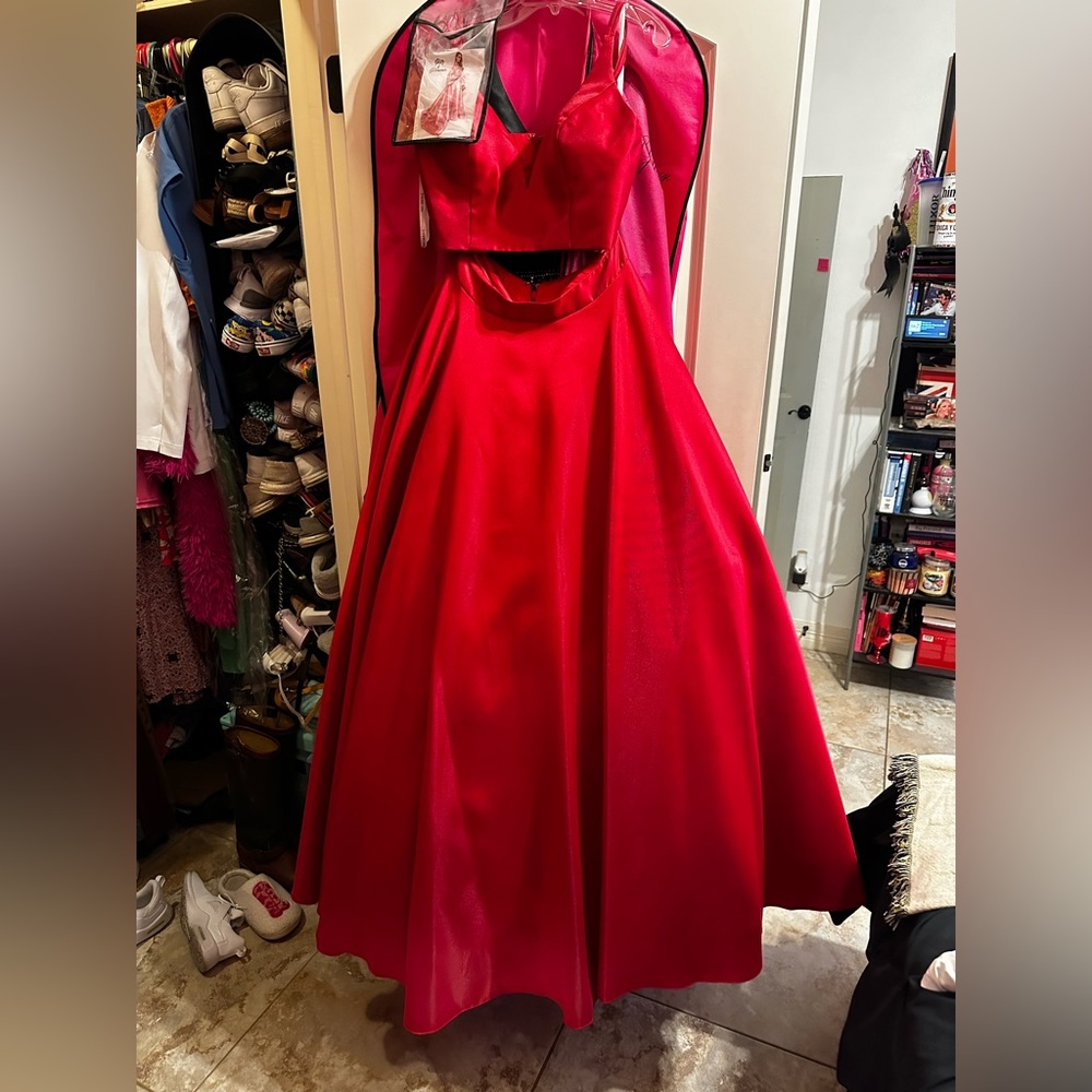 Sherri Hill 2 piece ballgown